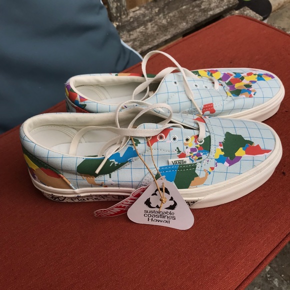 Vans Off the Wall “Save Our Planet” World Map Woman’s size 9 - barely worn - Picture 2 of 6